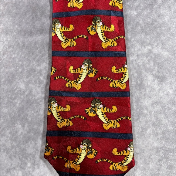 Pooh 100 Acre Collection Tigger Necktie Red Silk - Picture 2 of 4